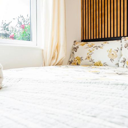Earley Luxury Ensuite Room With Private Entrance Reading Buitenkant foto