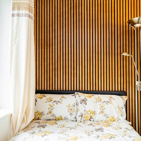 Earley Luxury Ensuite Room With Private Entrance Reading Buitenkant foto