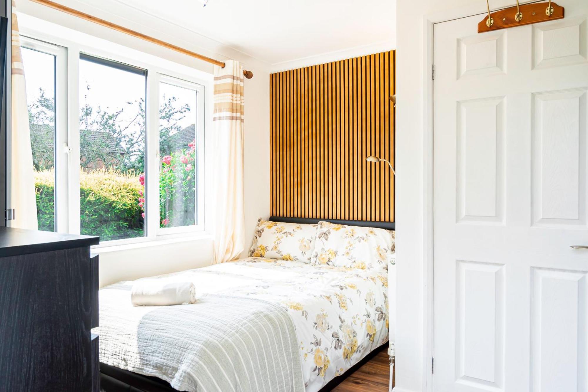 Earley Luxury Ensuite Room With Private Entrance Reading Buitenkant foto