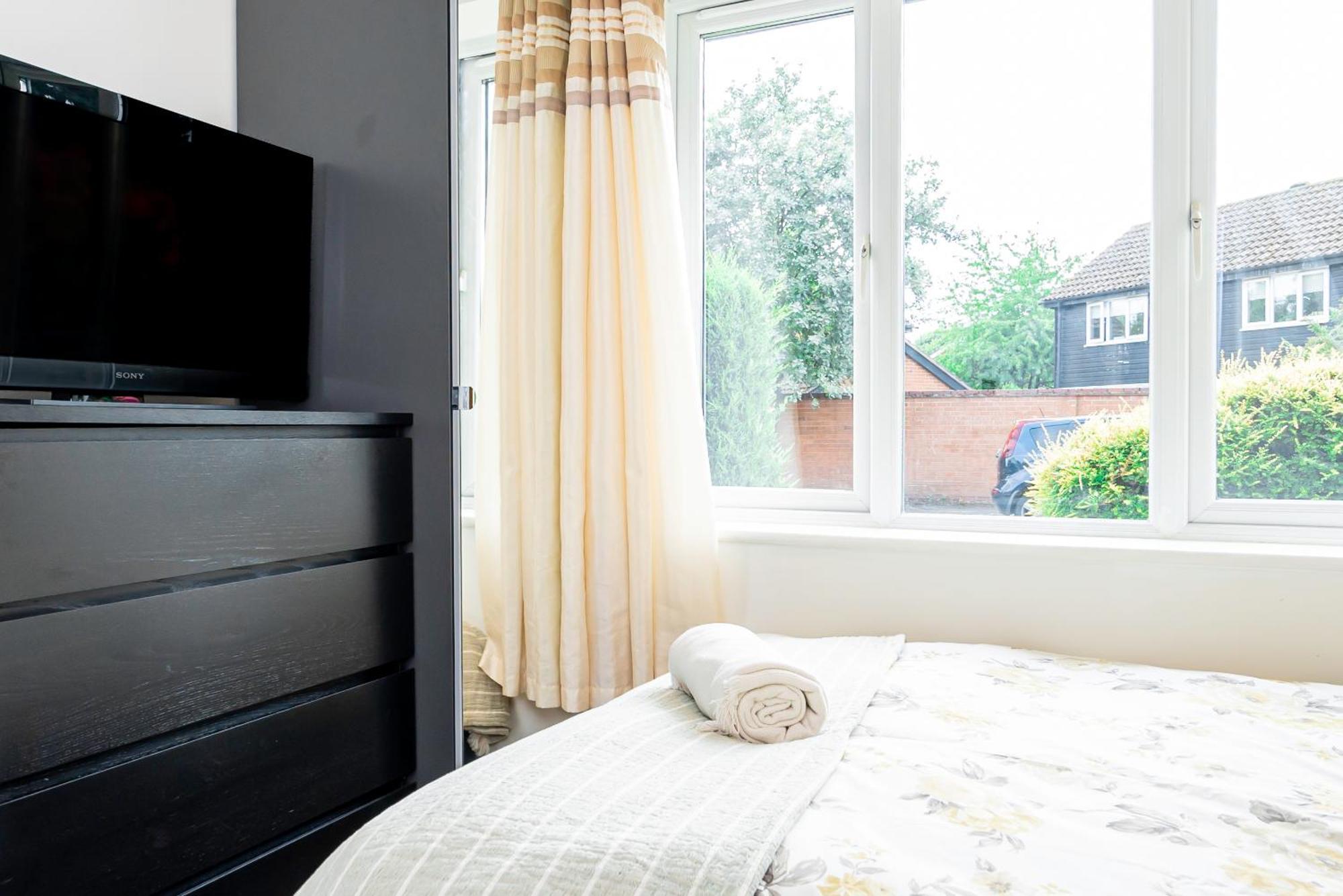 Earley Luxury Ensuite Room With Private Entrance Reading Buitenkant foto