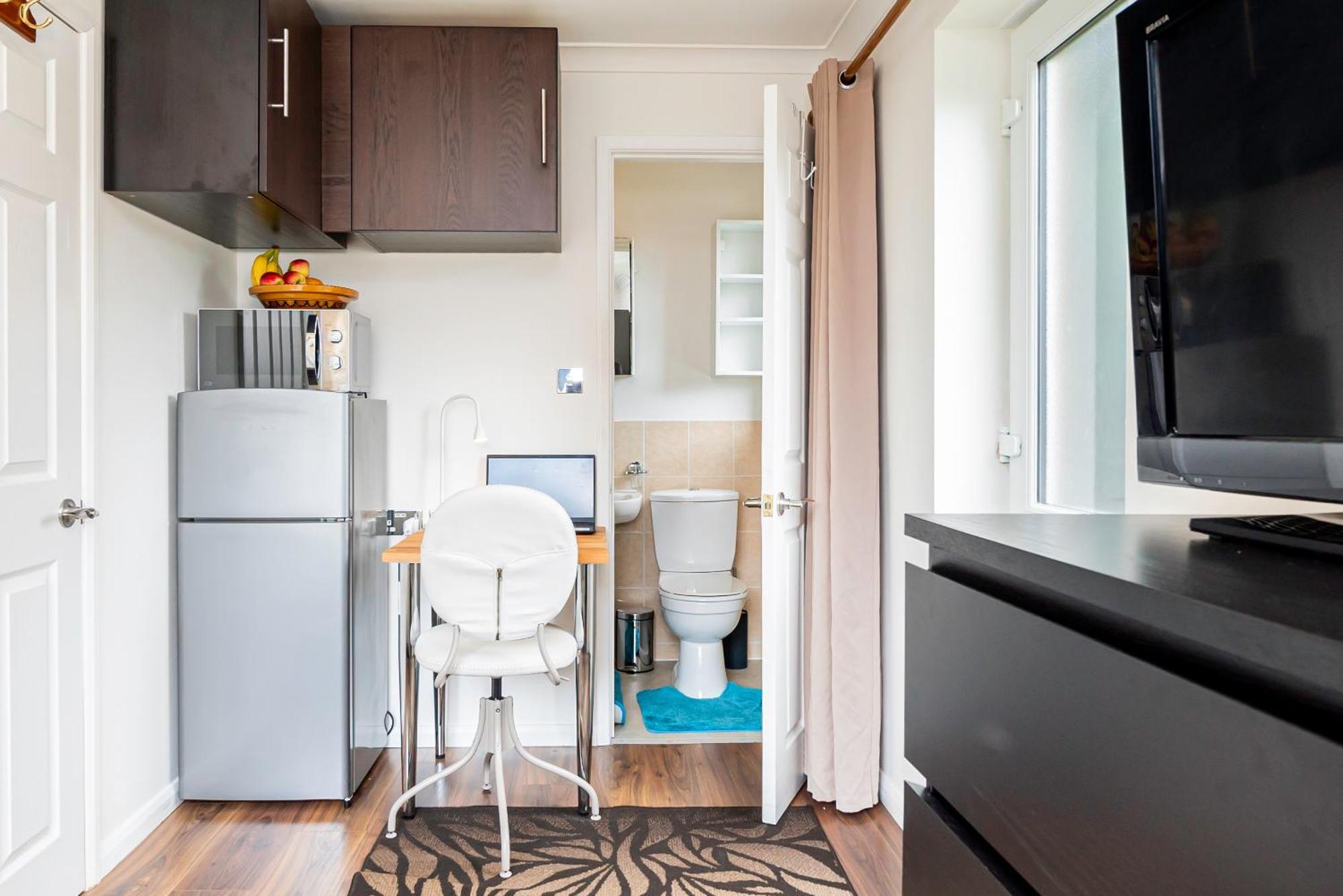 Earley Luxury Ensuite Room With Private Entrance Reading Buitenkant foto